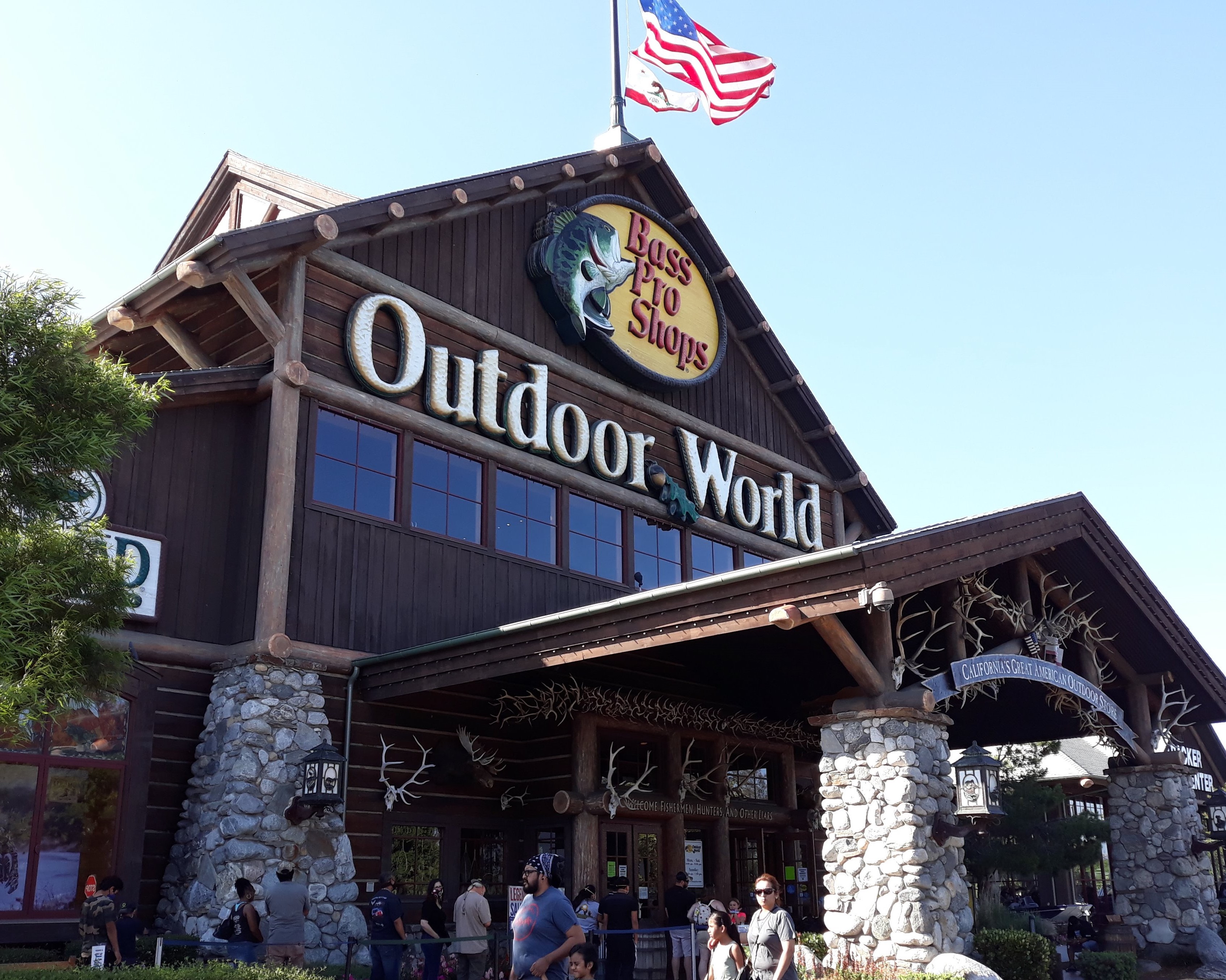 A huge size of outdoor store in Los Angeles County